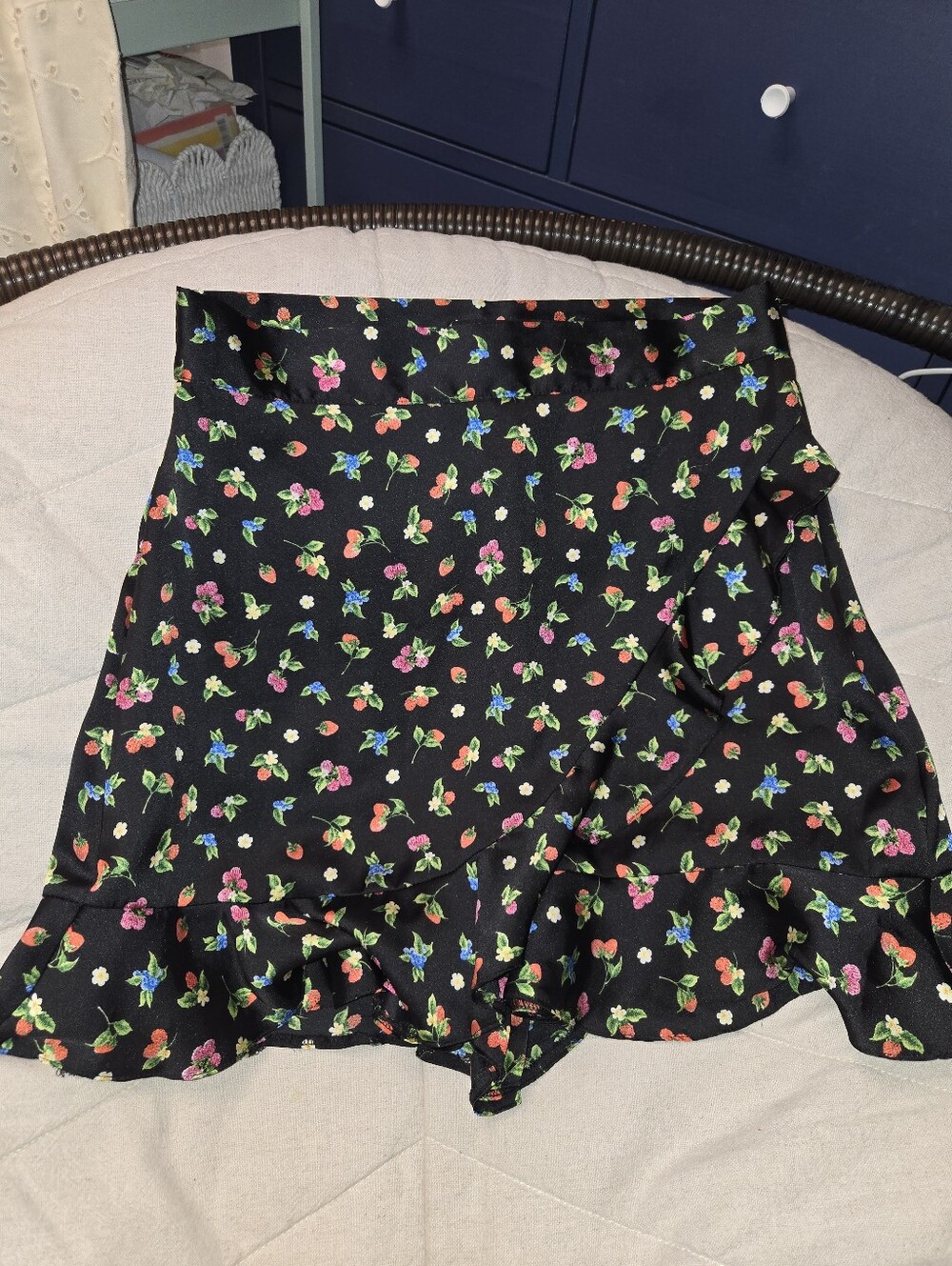 Zara Satin Effect Ruffled Fruit Print Skort